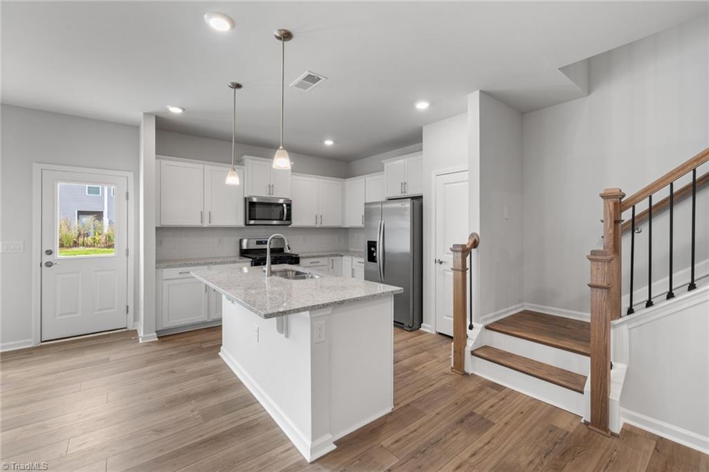 property viewer photo 6