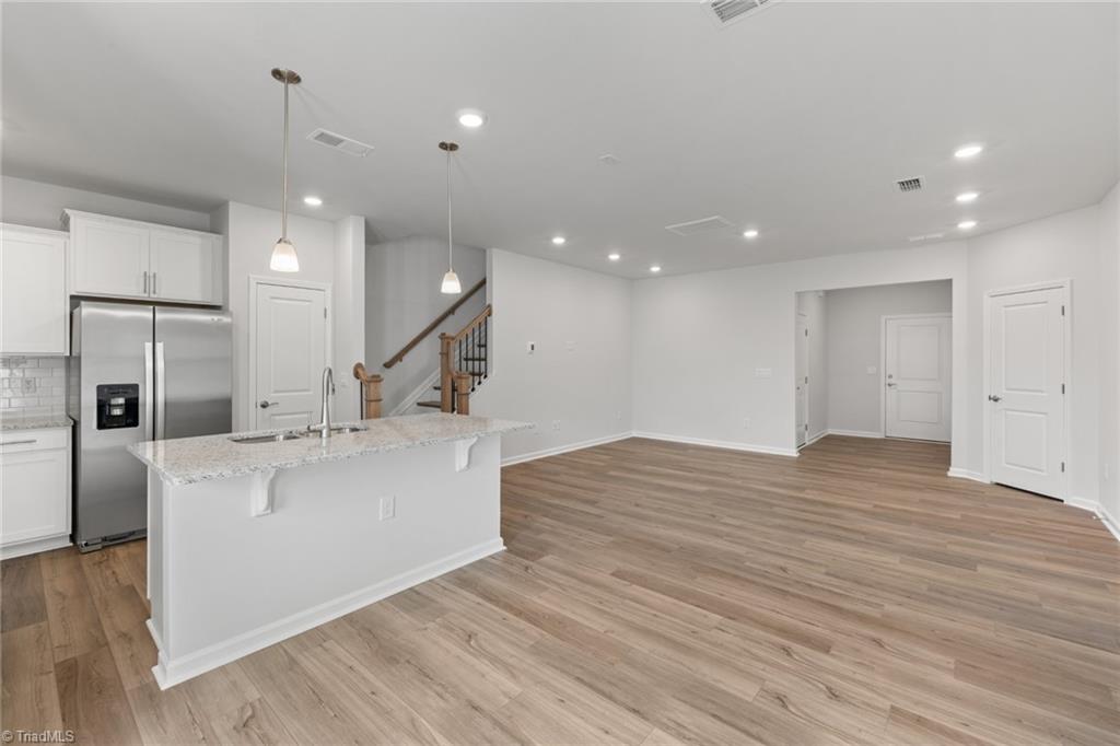 property viewer photo 7