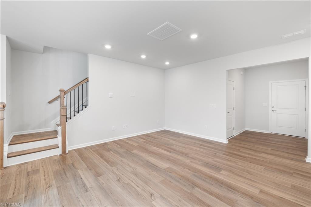 property viewer photo 9