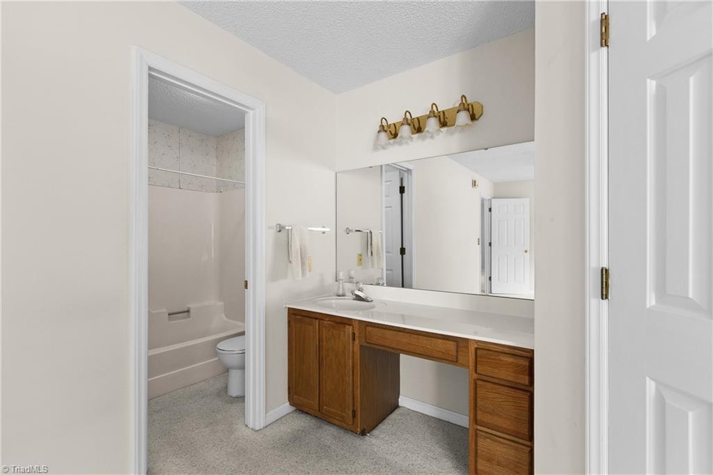 property viewer photo 18