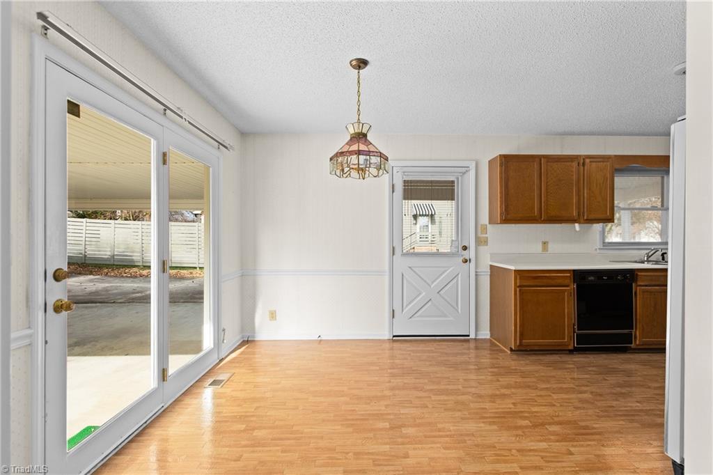 property viewer photo 5