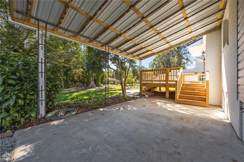 main property photo 32