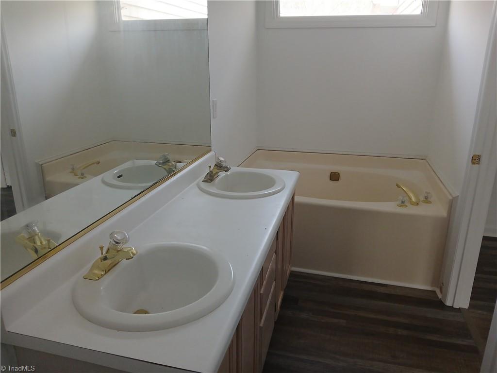 property viewer photo 11