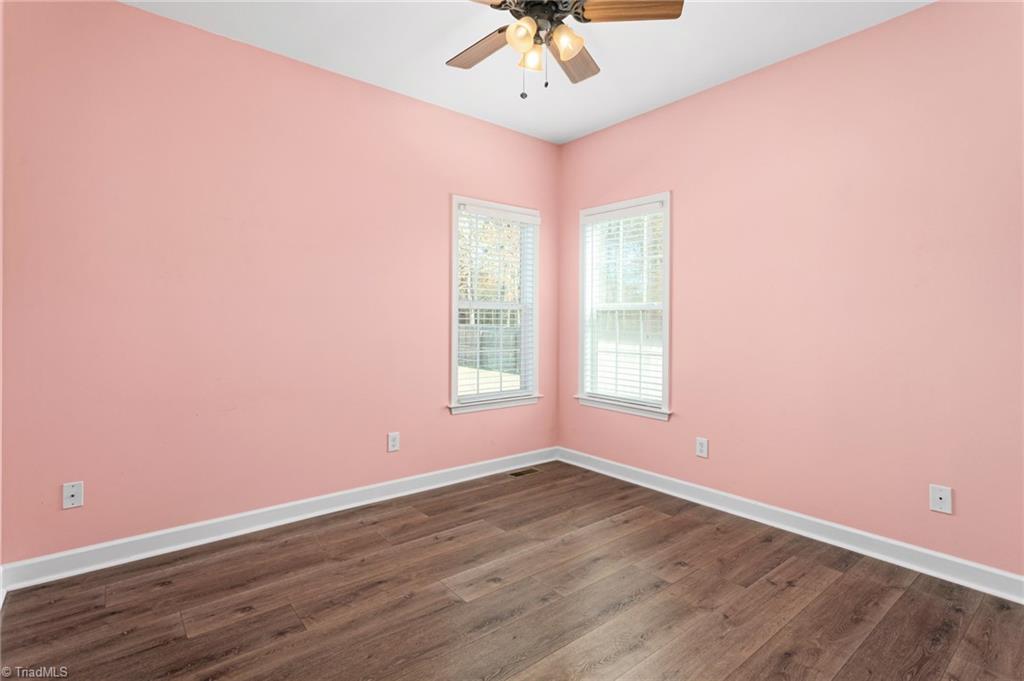 property viewer photo 18