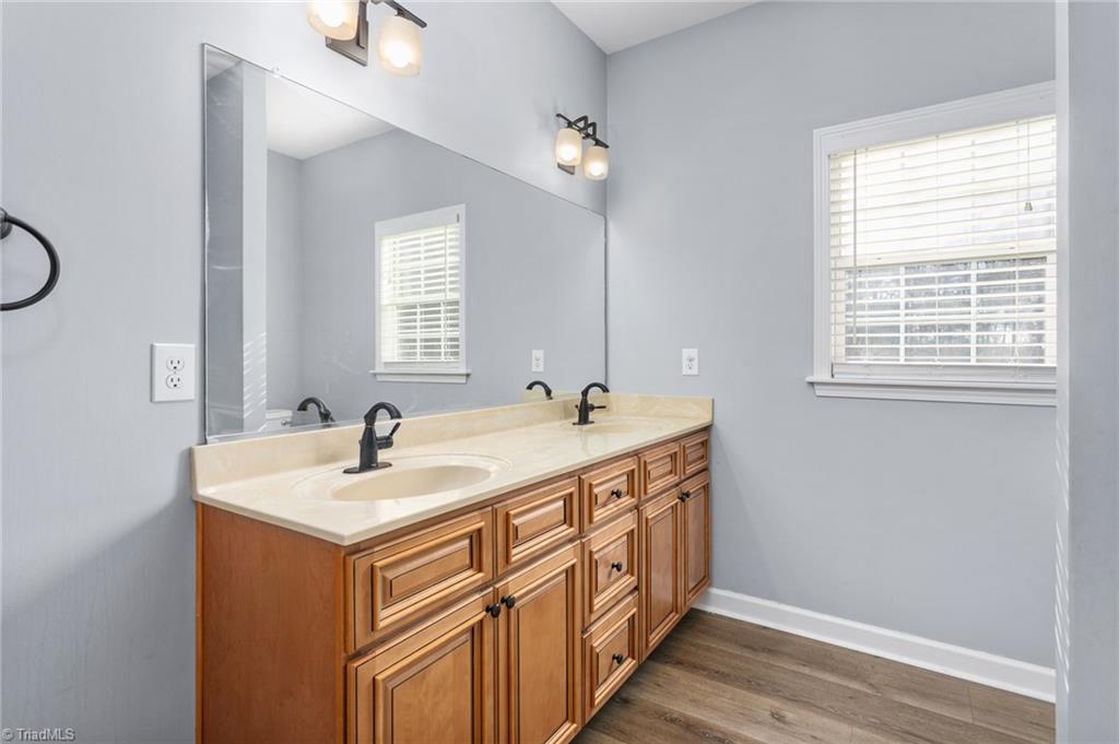 property viewer photo 24