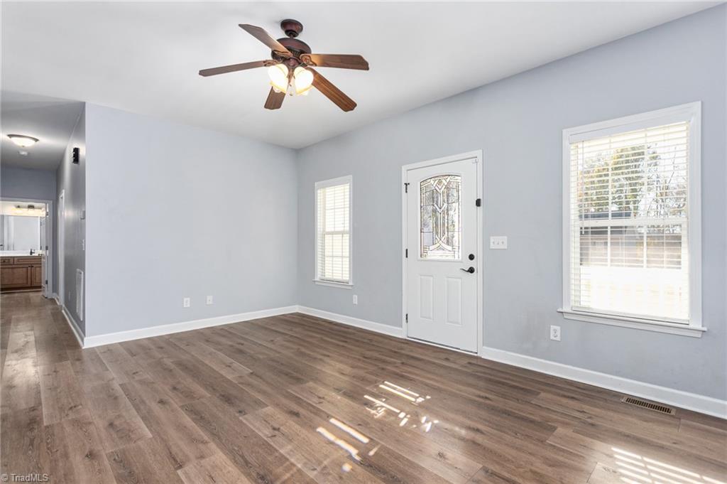 property viewer photo 7