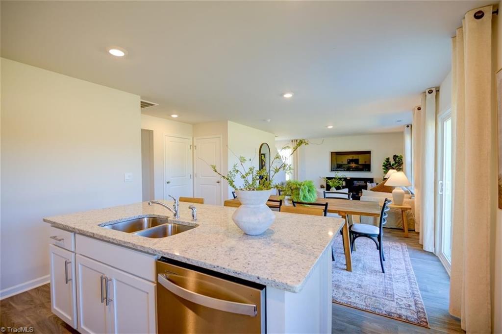 property viewer photo 11