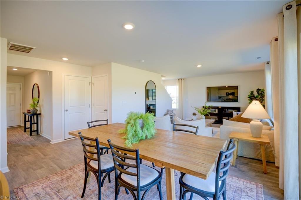 property viewer photo 12