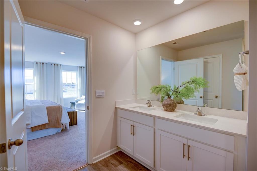 property viewer photo 30
