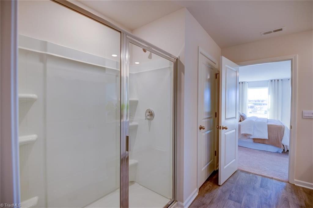 property viewer photo 31