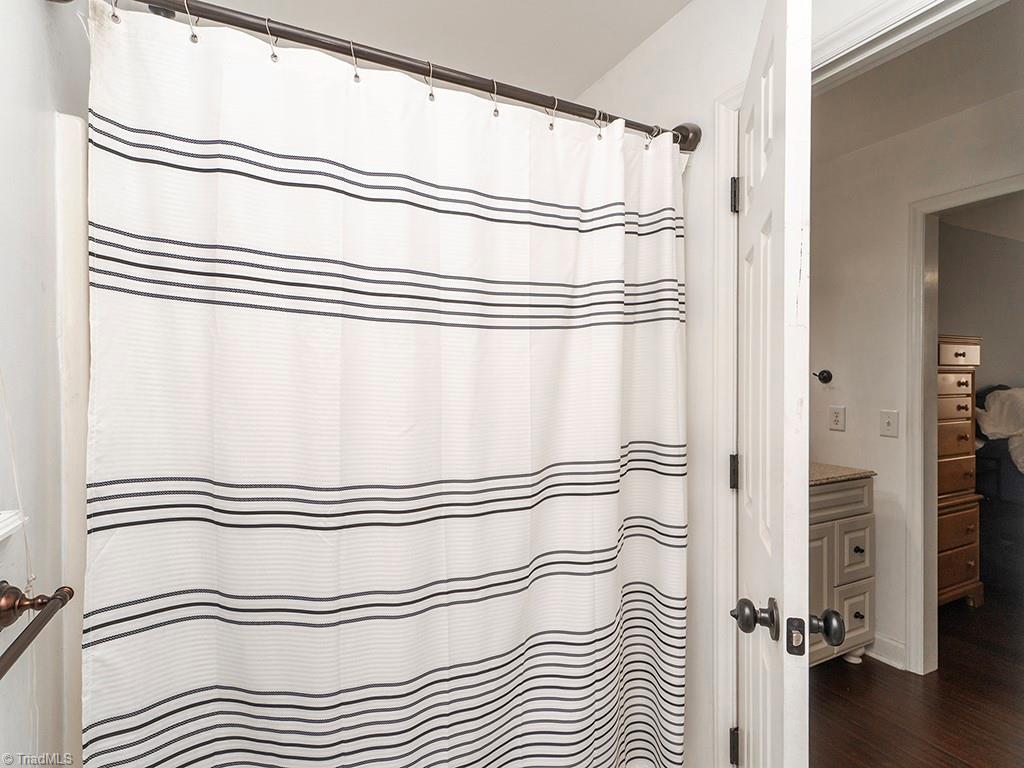 property viewer photo 18