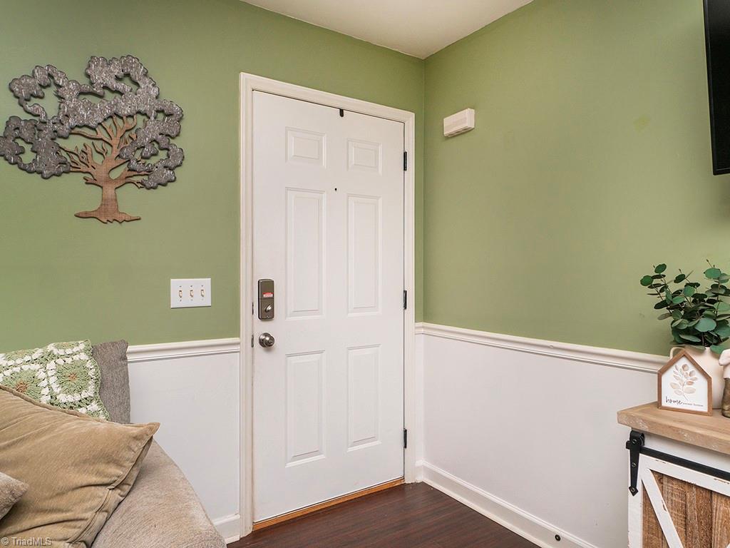 property viewer photo 2