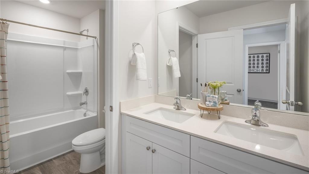 property viewer photo 15