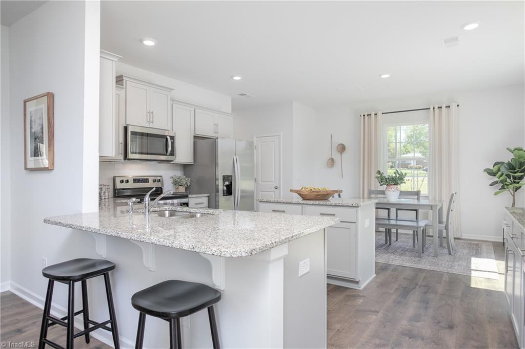property viewer photo 16