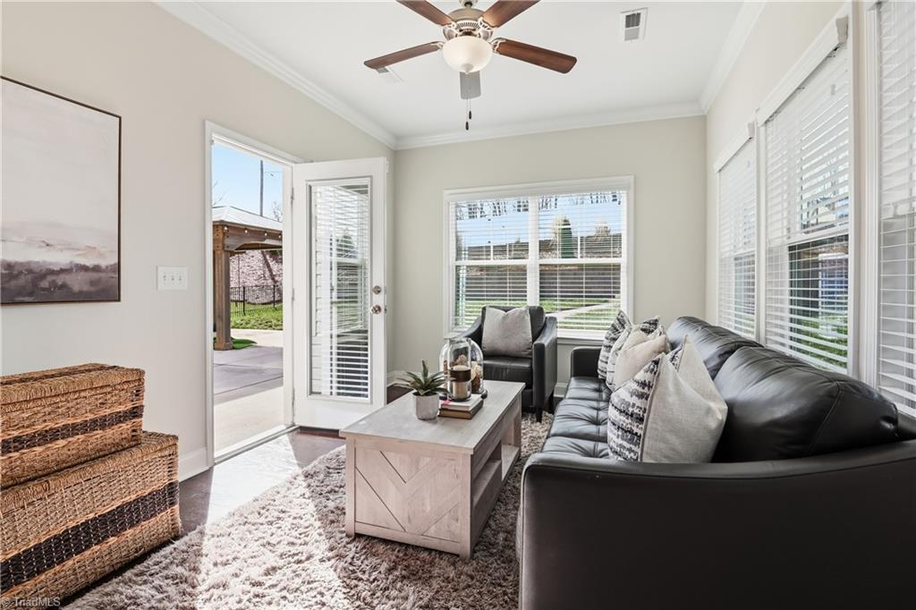 property viewer photo 19
