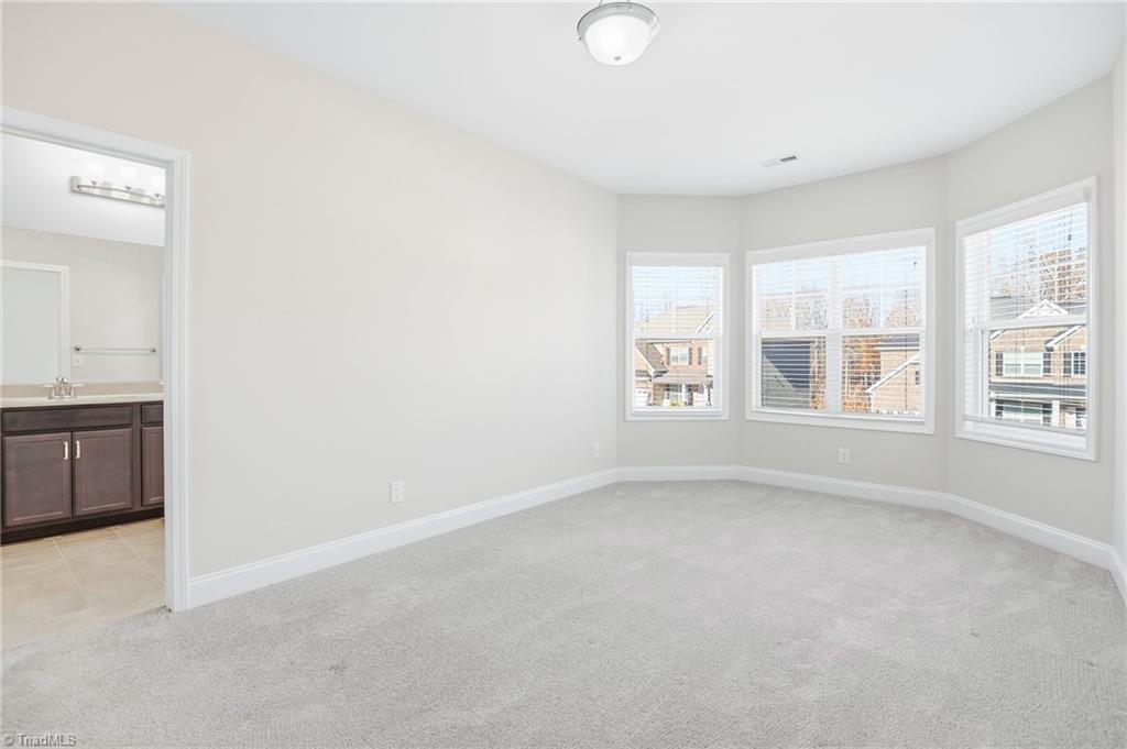 property viewer photo 25