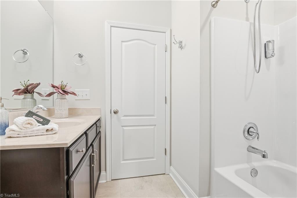 property viewer photo 27