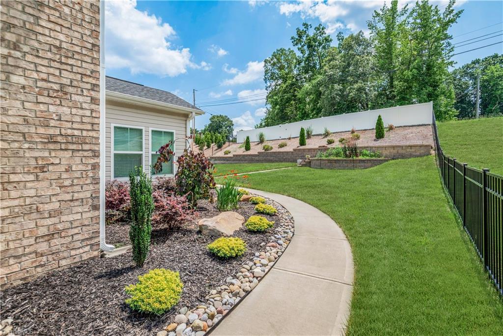 property viewer photo 35