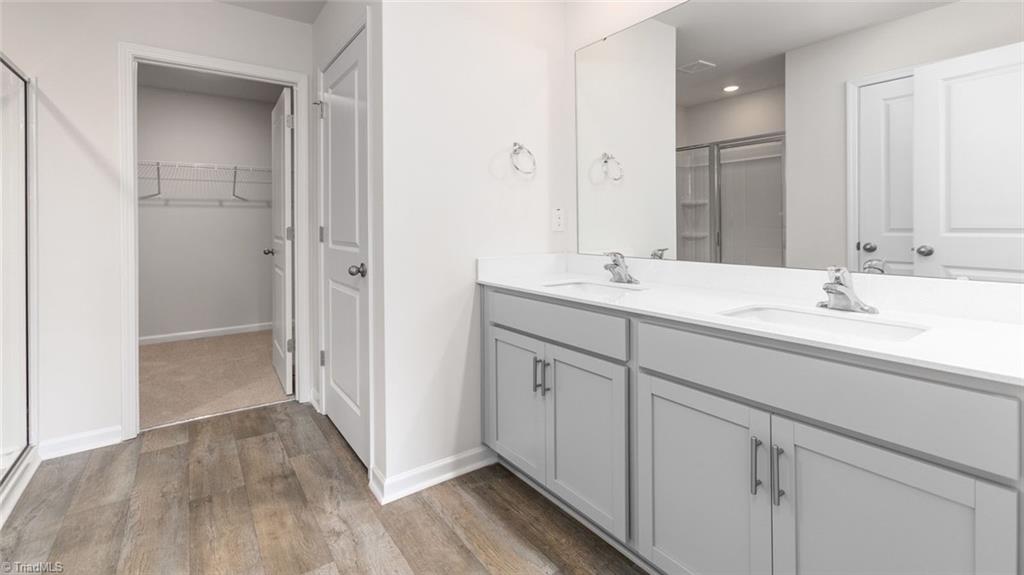 property viewer photo 15
