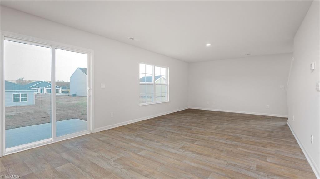 property viewer photo 6