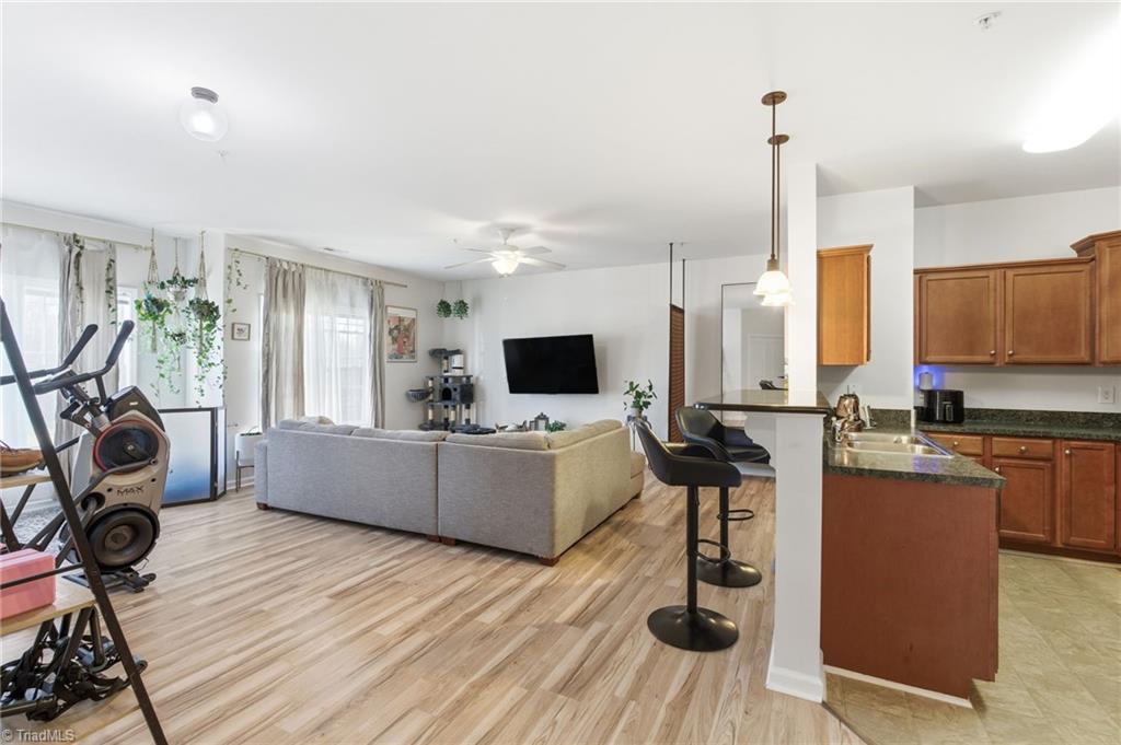 property viewer photo 13