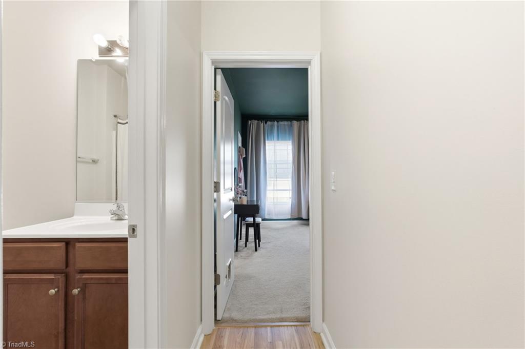 property viewer photo 23