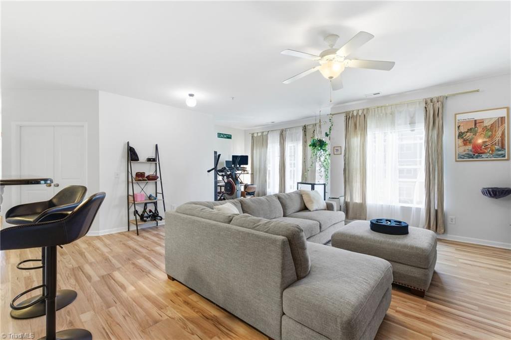 property viewer photo 5