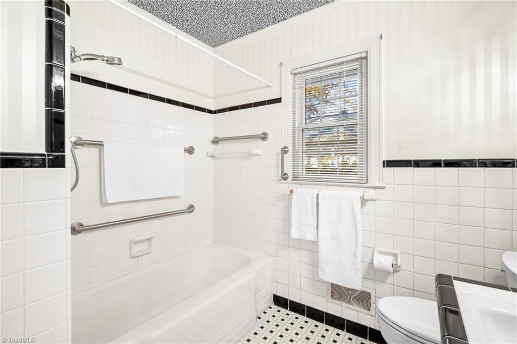 property viewer photo 16