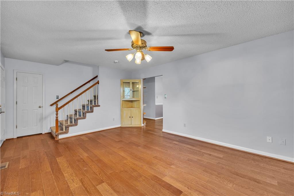property viewer photo 10