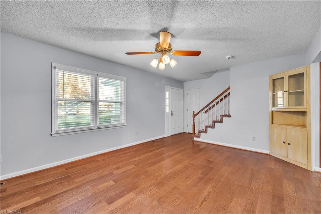property viewer photo 11