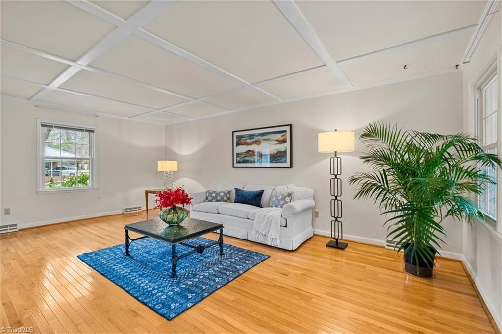 property viewer photo 2