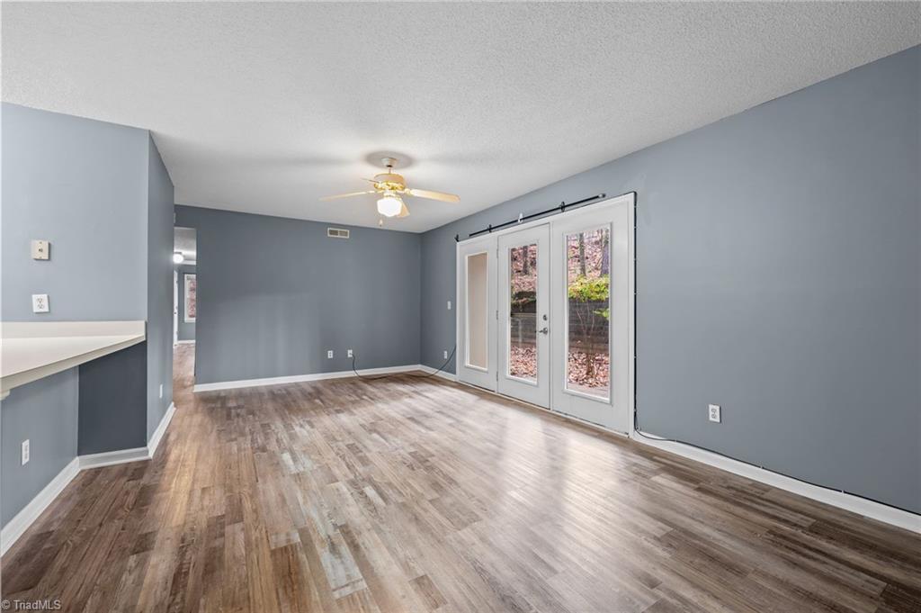 property viewer photo 1