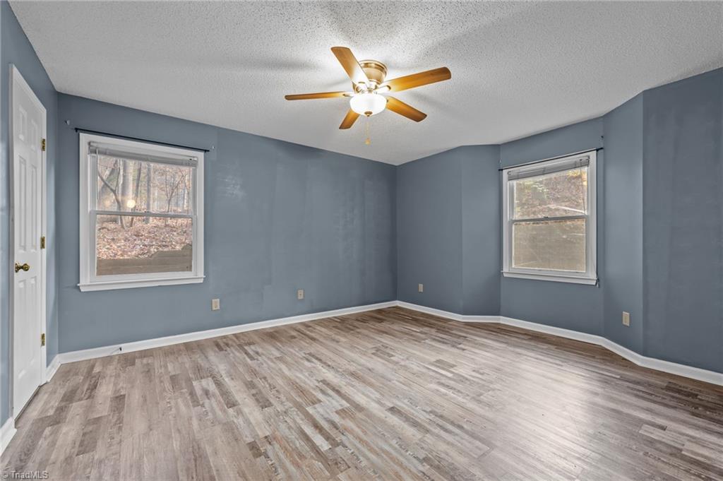 property viewer photo 12