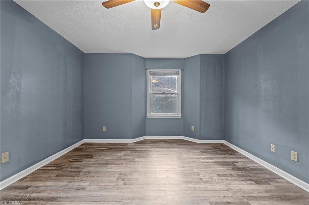 property viewer photo 13