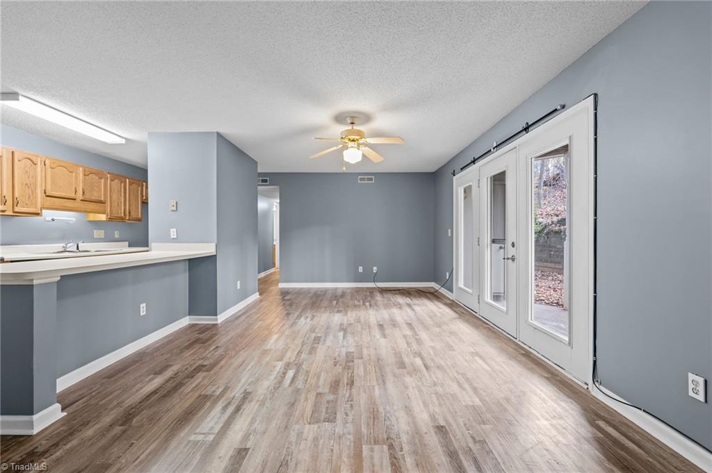 property viewer photo 2
