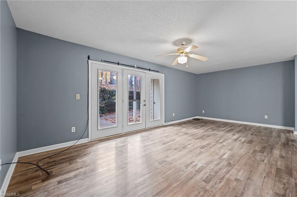 property viewer photo 7