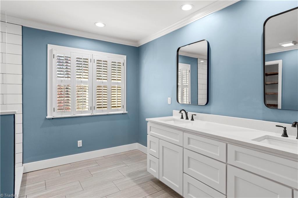 property viewer photo 24