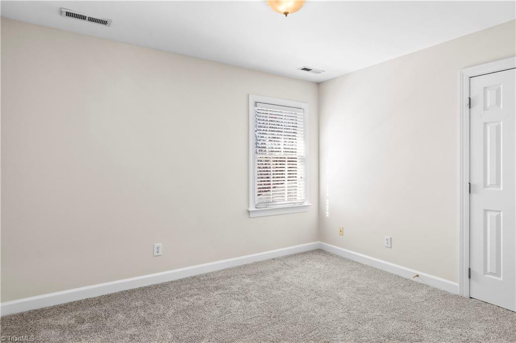 property viewer photo 26