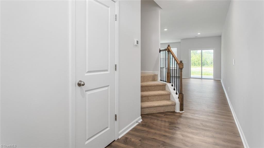 property viewer photo 2