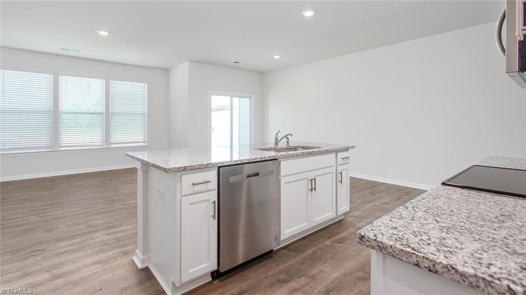 property viewer photo 8