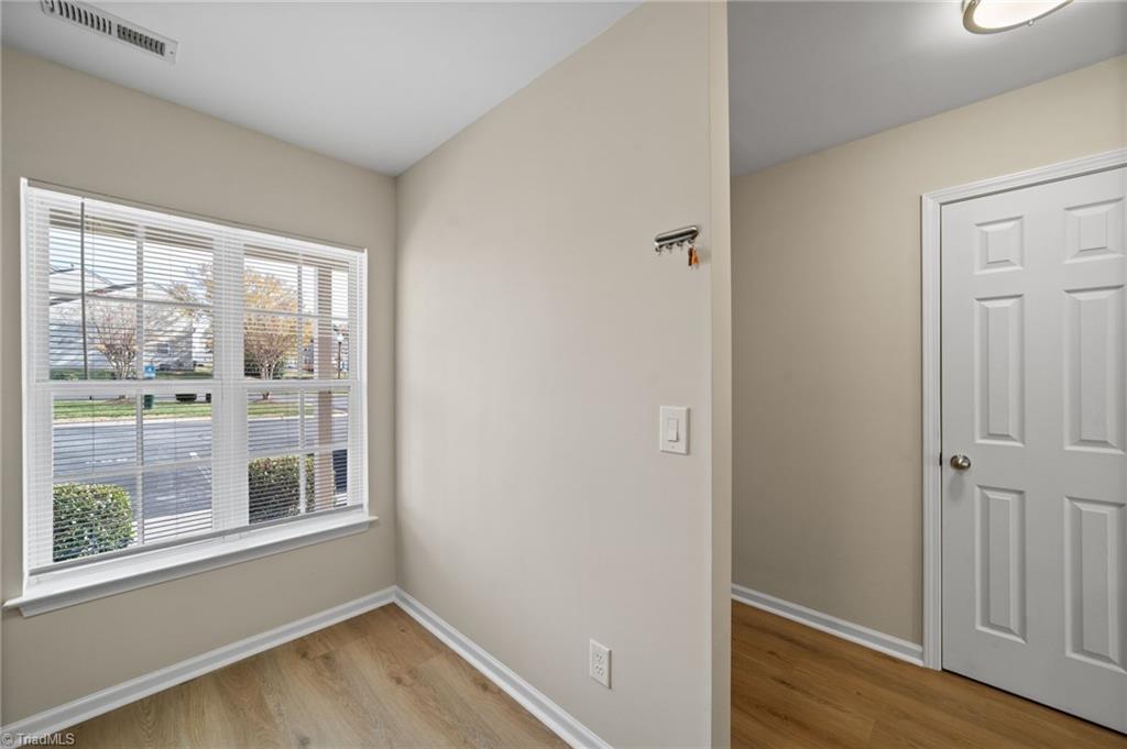 property viewer photo 17