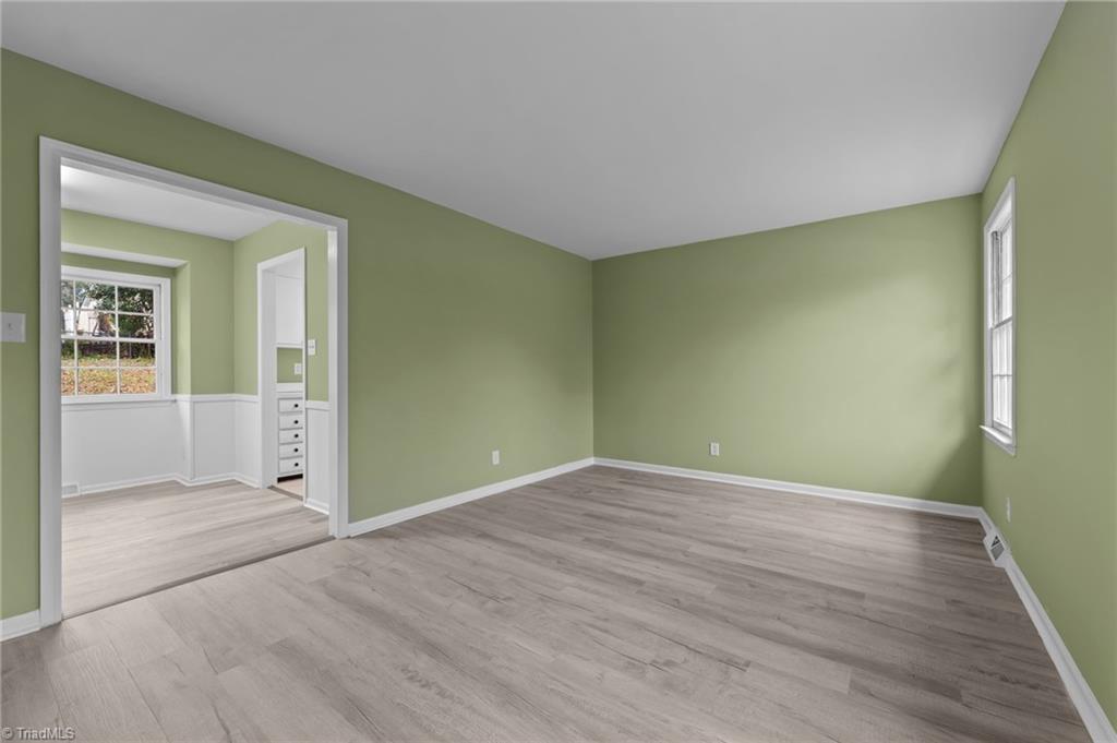 property viewer photo 18