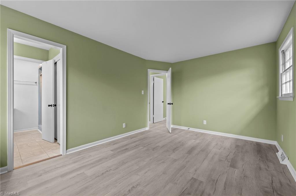property viewer photo 30