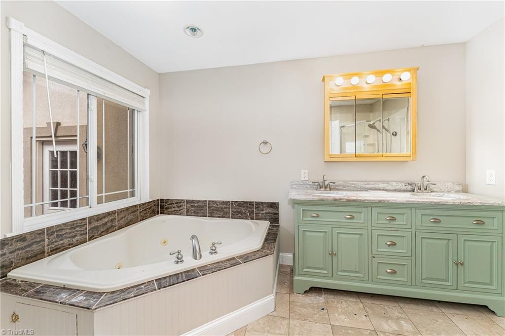 property viewer photo 20