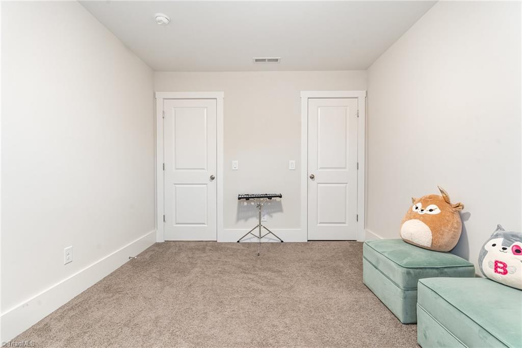 property viewer photo 16