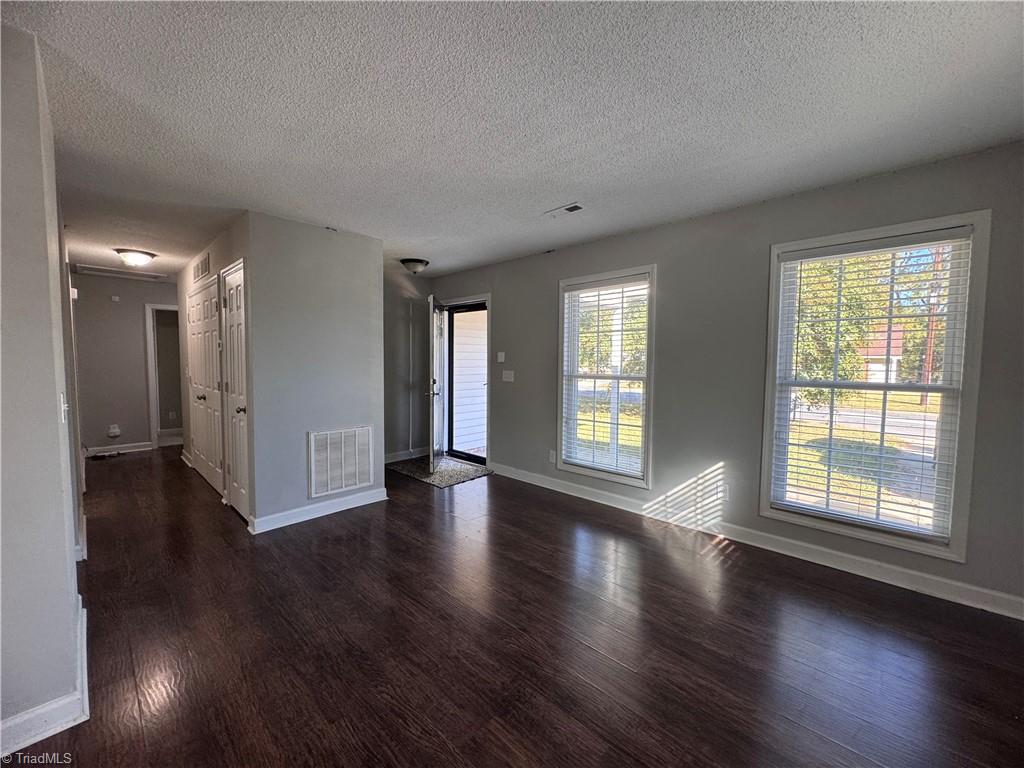 property viewer photo 4