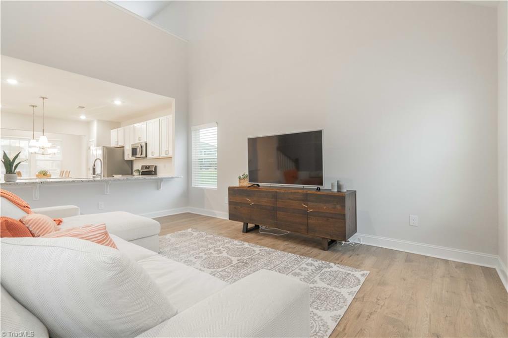property viewer photo 10