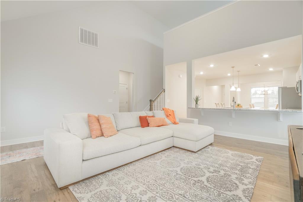 property viewer photo 11