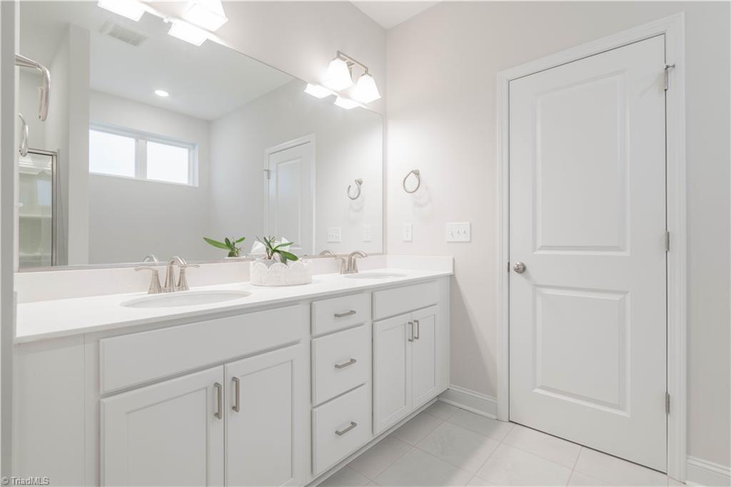 property viewer photo 19