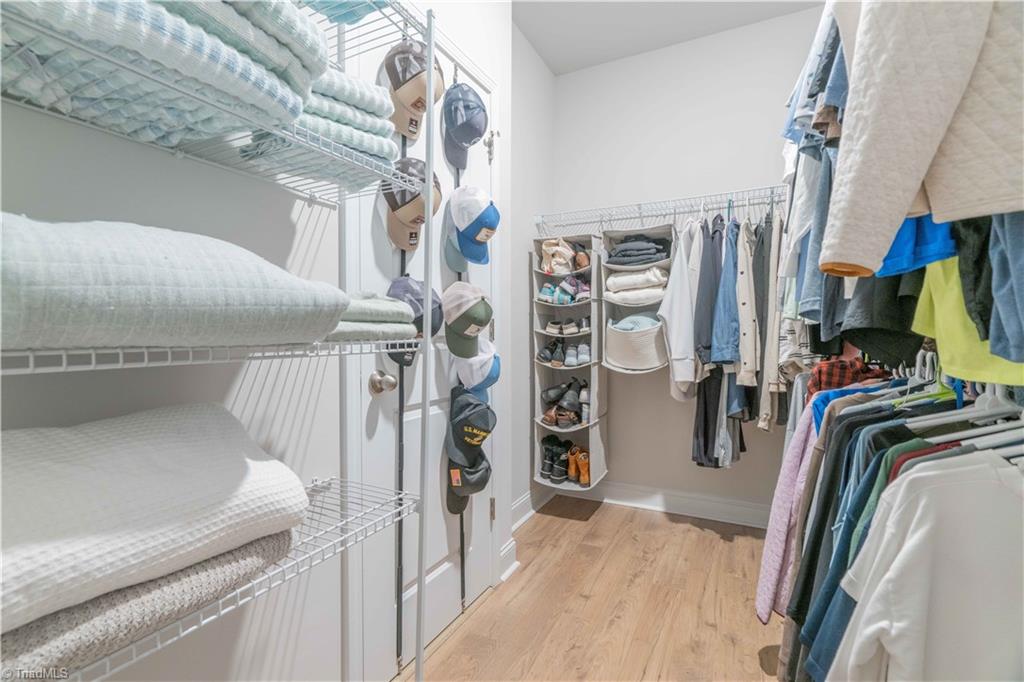 property viewer photo 22